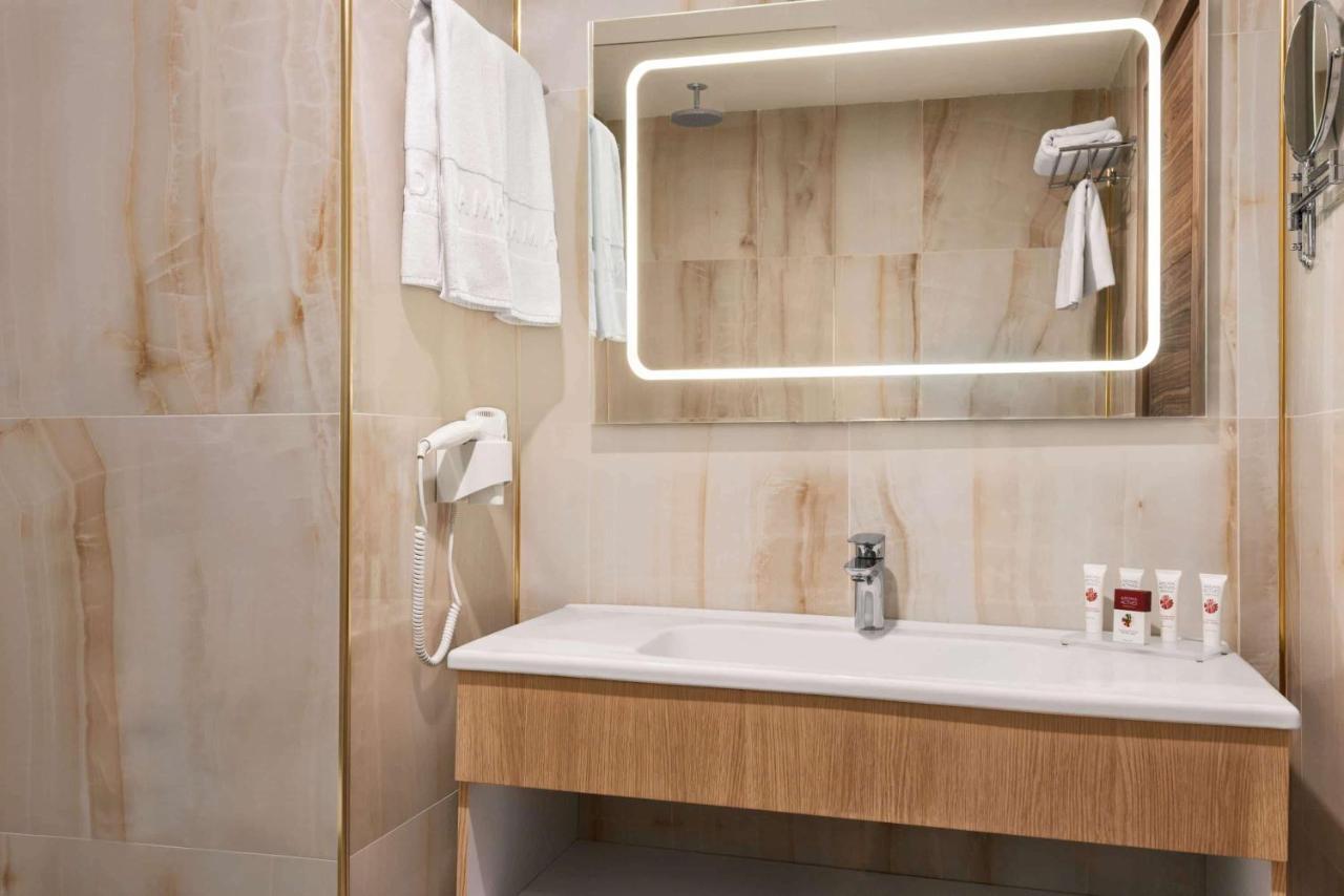 Ramada By Wyndham Nigde Hotel Екстериор снимка