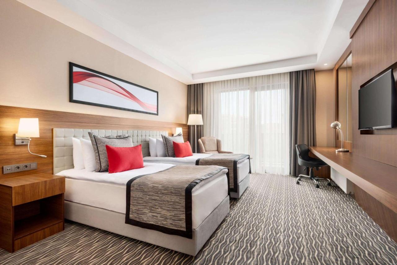 Ramada By Wyndham Nigde Hotel Екстериор снимка