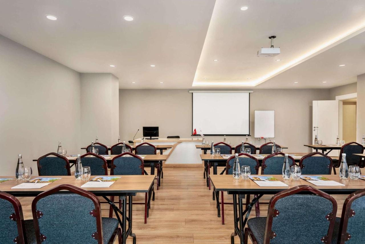 Ramada By Wyndham Nigde Hotel Екстериор снимка