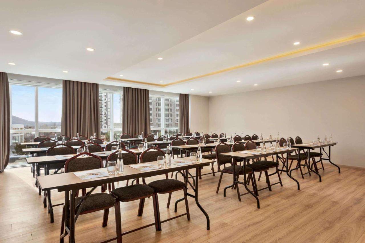 Ramada By Wyndham Nigde Hotel Екстериор снимка
