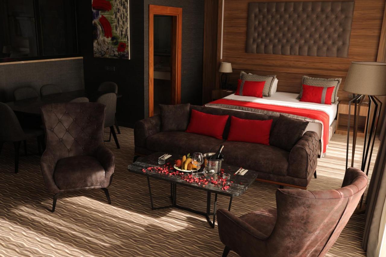 Ramada By Wyndham Nigde Hotel Екстериор снимка