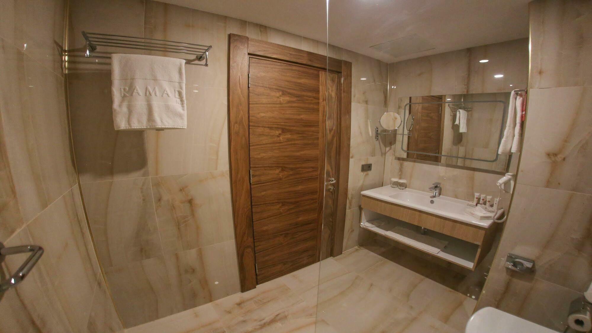 Ramada By Wyndham Nigde Hotel Екстериор снимка