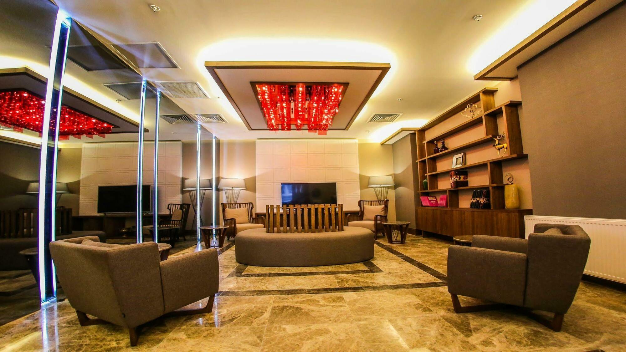 Ramada By Wyndham Nigde Hotel Екстериор снимка