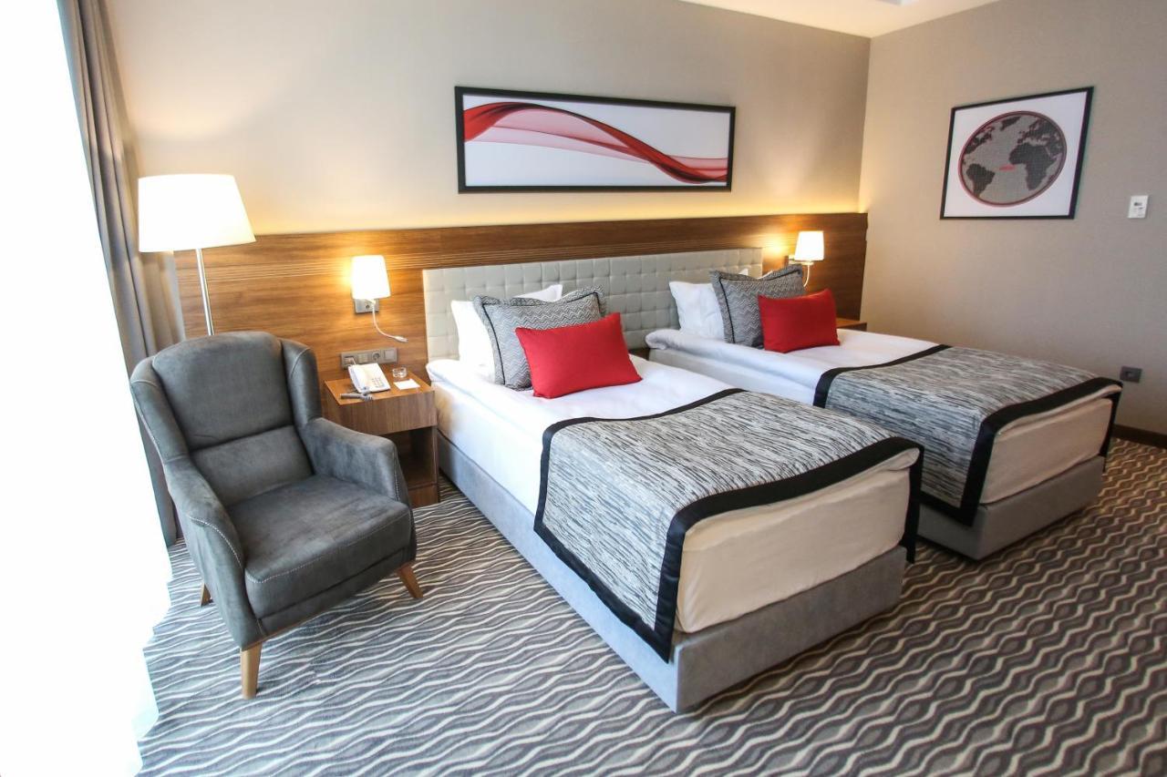 Ramada By Wyndham Nigde Hotel Екстериор снимка