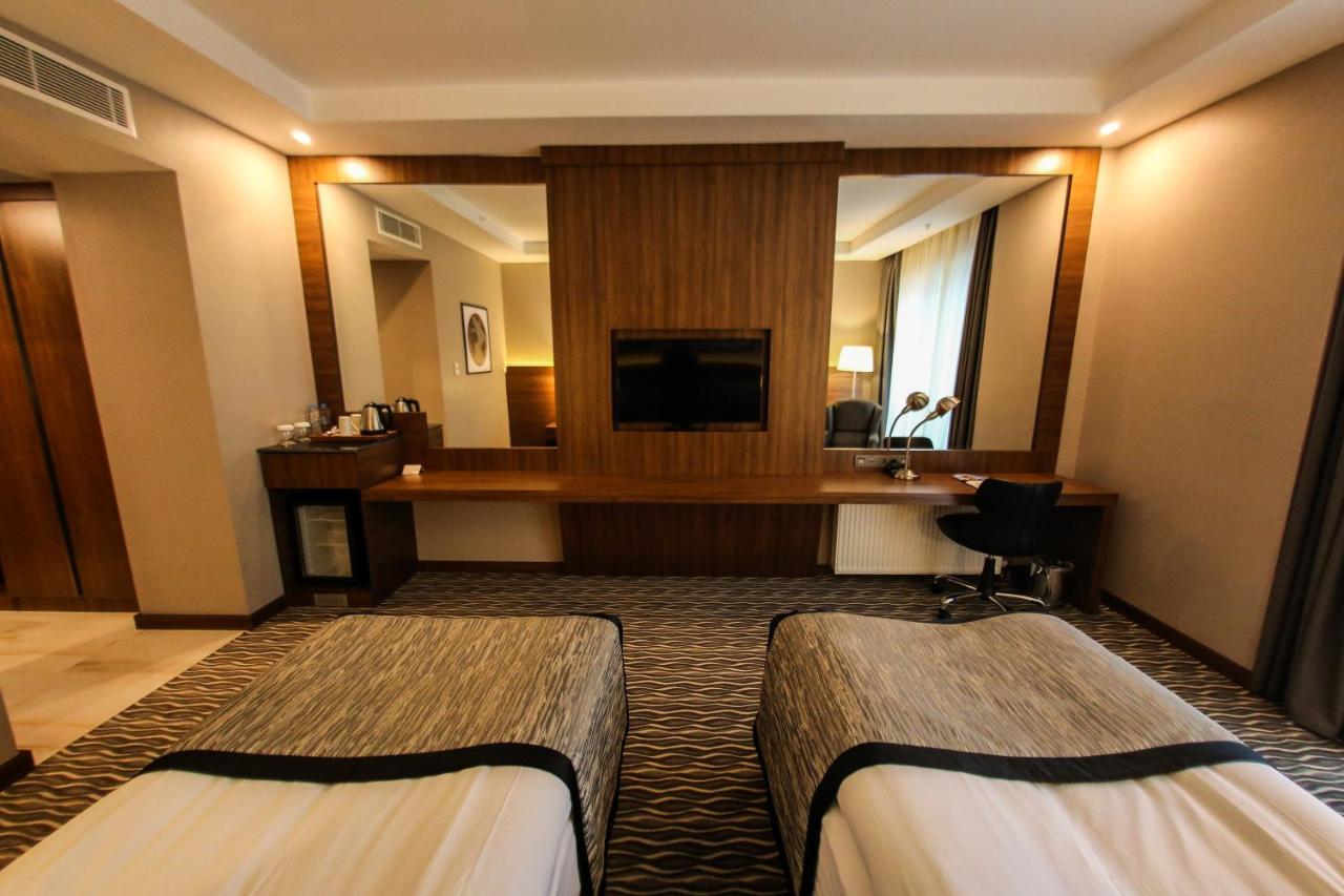 Ramada By Wyndham Nigde Hotel Екстериор снимка