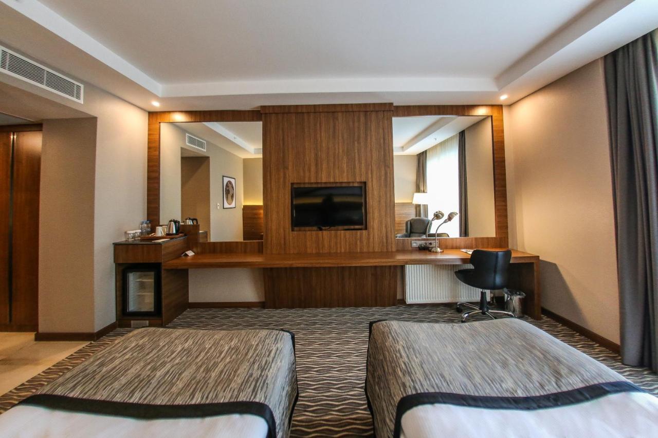 Ramada By Wyndham Nigde Hotel Екстериор снимка